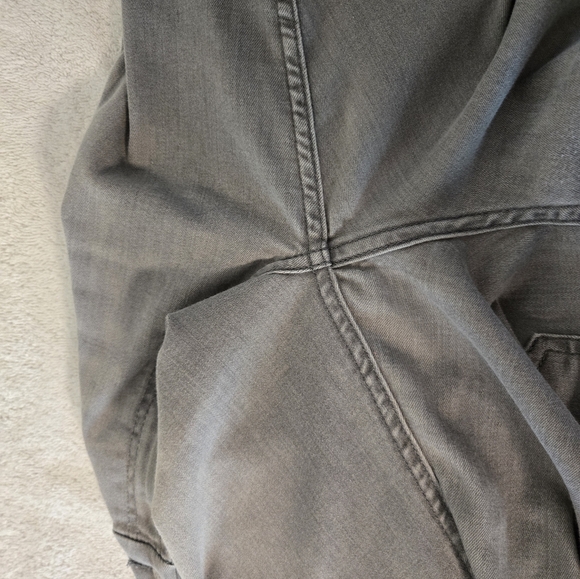 7 For All Mankind “A-Pocket” - Picture 5 of 5